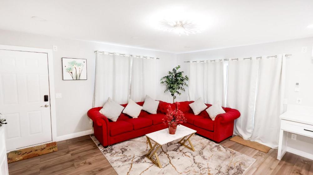 Gillespie 2bed 1 bath 1063 by SD Stay